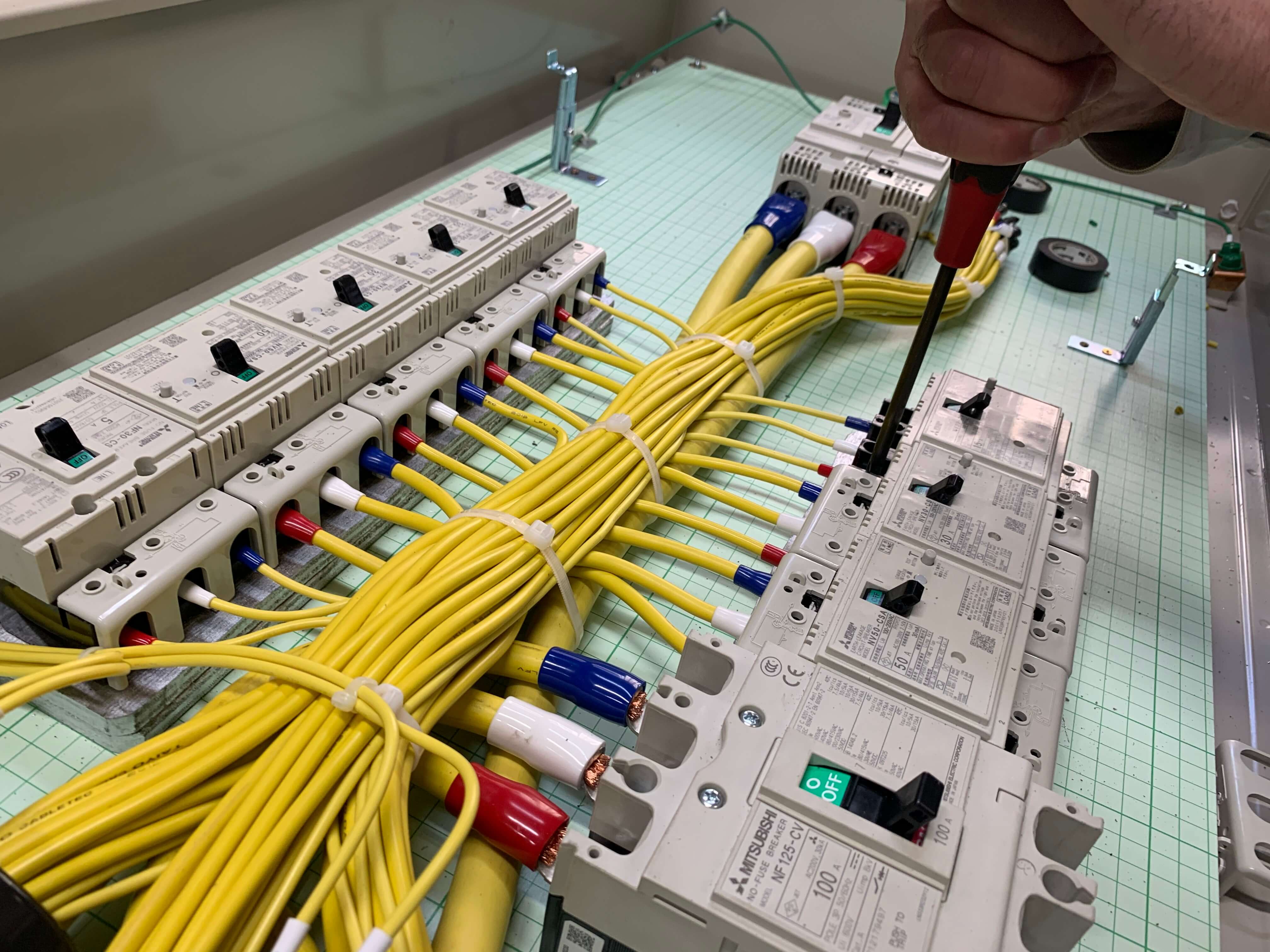 分電盤・制御盤などの制作